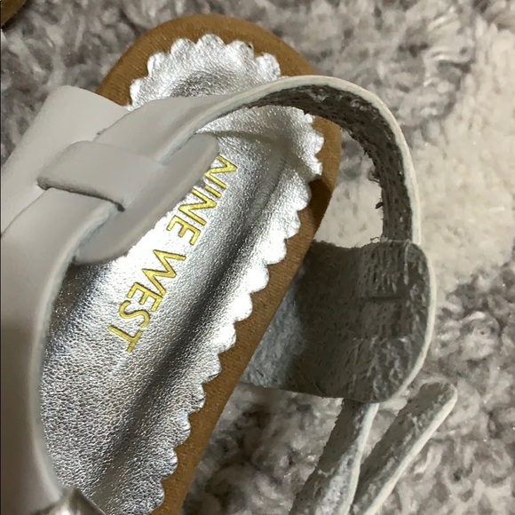 3/$15 🎉 Nine West sandal - Picture 3 of 5